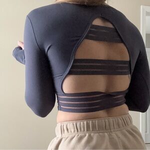Curves n Combat BoosBlue-Grey Strappy Back Long Sleeve Workout Cropped Top Small